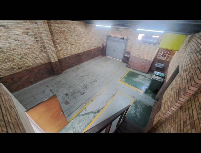 117M² WAREHOUSE TO LET IN ALTON